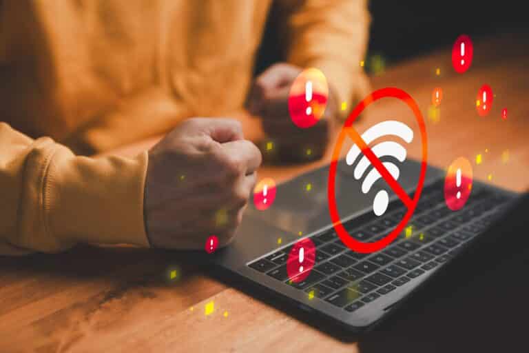 В Минцифры объяснили, почему у некоторых казахстанцев пропал интернет