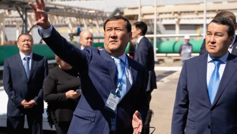 «КазАзот» миллионера Аблазимова построит завод по производству карбамида