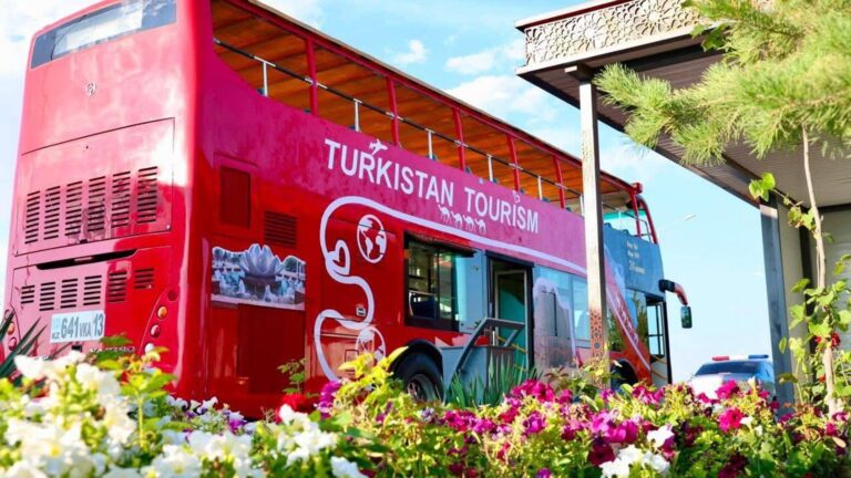 Түркістанда туристер үшін Red Bus қатынай бастады