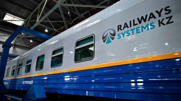 КТЖ получил 50 новых локомотивов Alstom и CRRC: куда направят технику