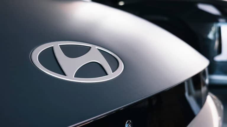 Конфискованные у блогеров Жанабыловых Hyundai Elantra распродали на торгах