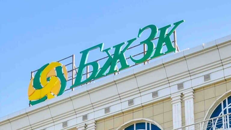 Зейнетақы жинағын сақтандыруға аудару жиіледі: аннуитетке 1,5 трлн теңге бағытталған