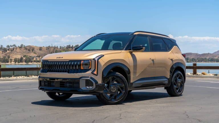 Новый Kia Seltos стал взрослее: чем удивляет второе поколение