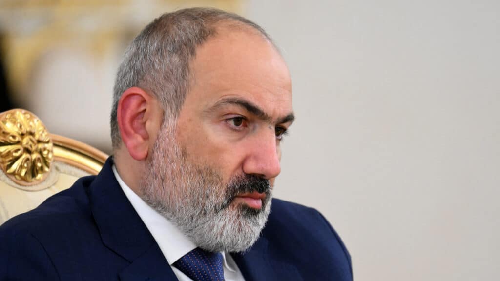 Никол Пашинян объявил об отставке правительства Армении в августе