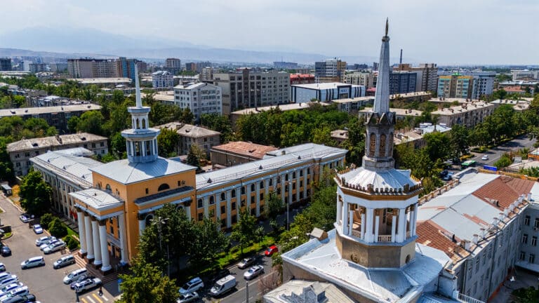 Снос исторических зданий хотят остановить на 10 лет в Кыргызстане