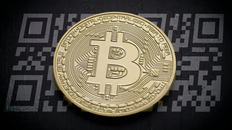 Криптой можно будет платить по QR по всему Казахстану: что известно