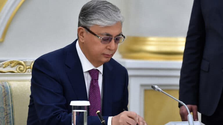 Токаев утвердил пакет законов по охране почв и земельным отношениям