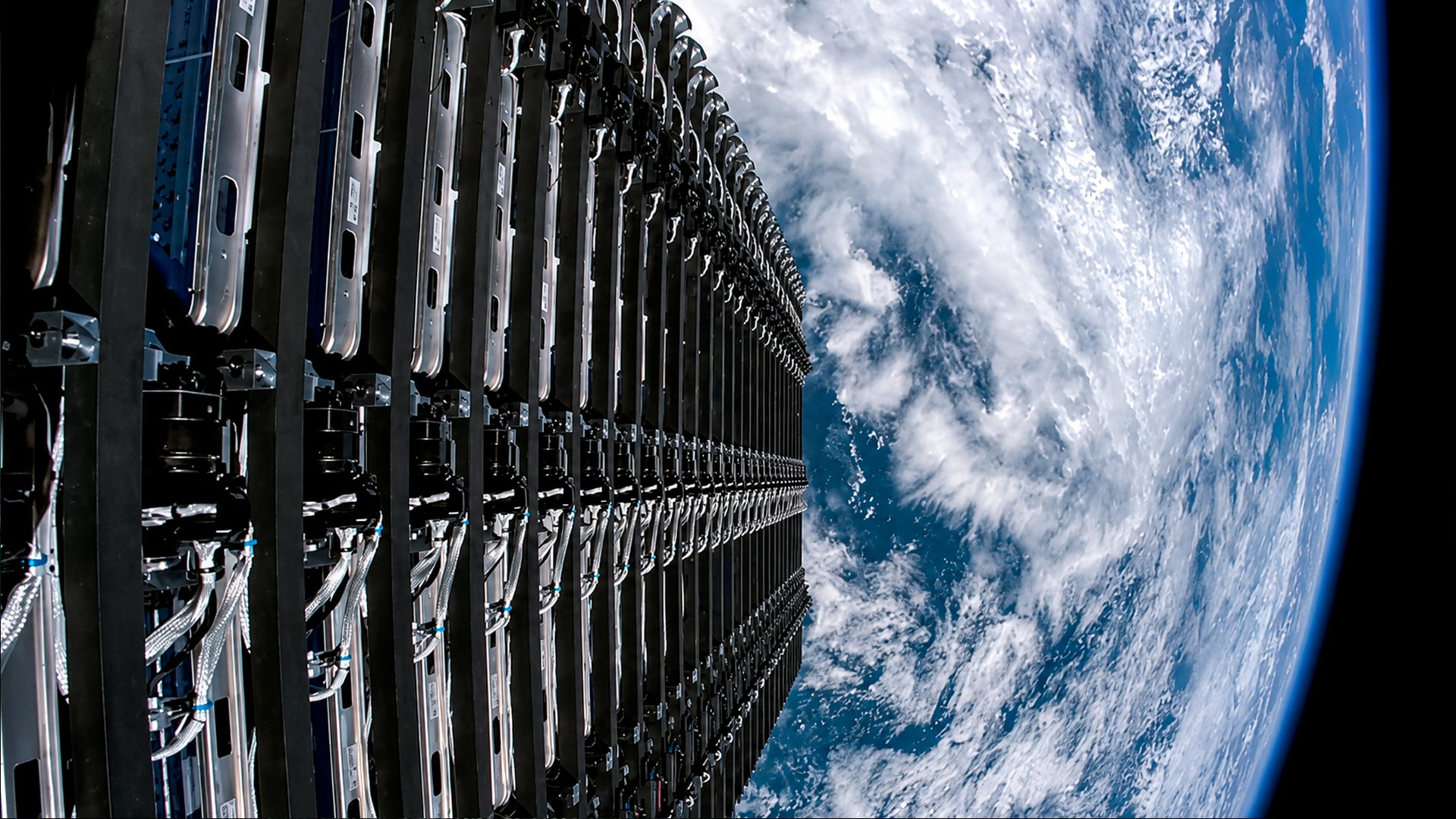 SpaceX представила новый Starlink со скоростью более 375 Мбит/с