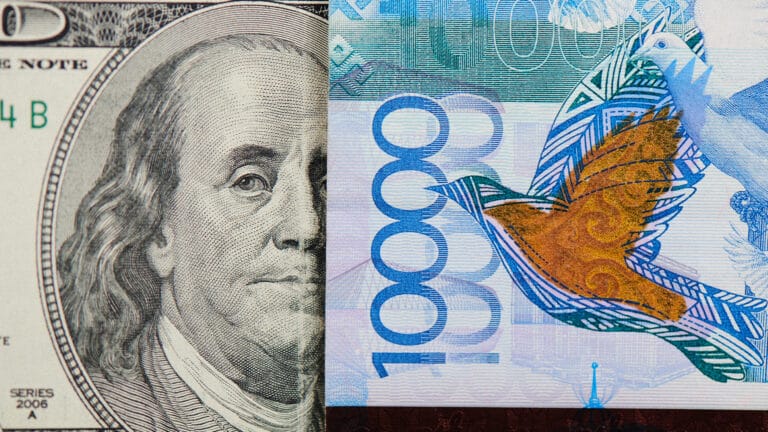 Доллар резко подешевел в Казахстане