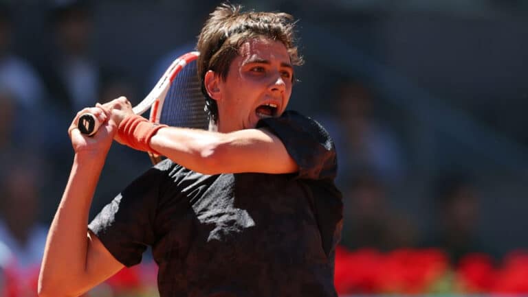 Александр Шевченко с победы стартовал на Swiss Open Gstaad-2026