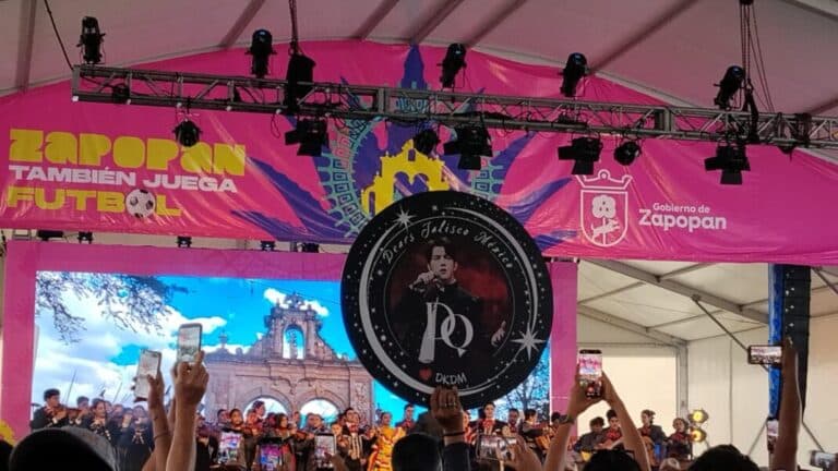Мексиканский школьник исполнил песни Димаша на FIFA Fan Fest во время ЧМ-2026