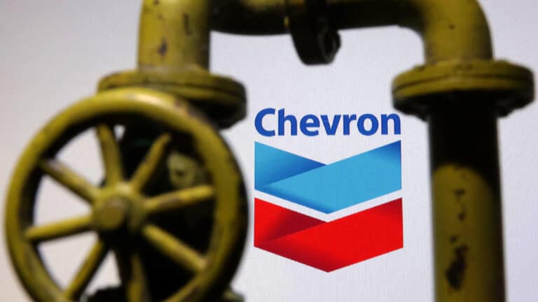 Танкер Chevron атаковали беспилотники перед погрузкой казахстанской нефтью