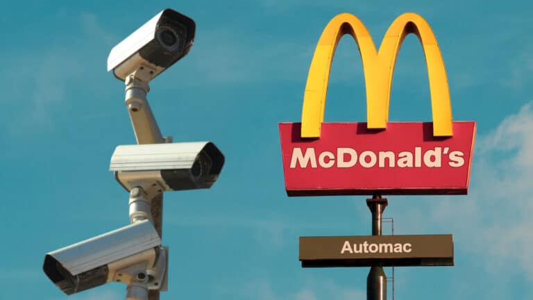 McDonald's превратил снимки с дорожных камер в рекламу доставки