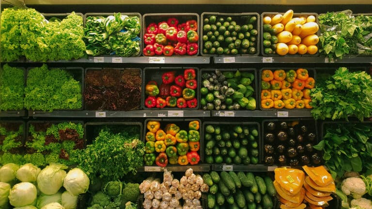 В Астане назвали место, где на выходных можно купить продукты дешевле
