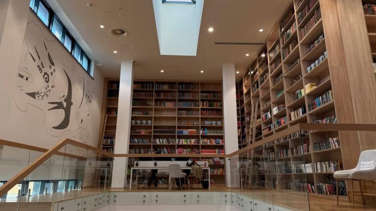 Одну из самых красивых библиотек Казахстана показали в соцсетях