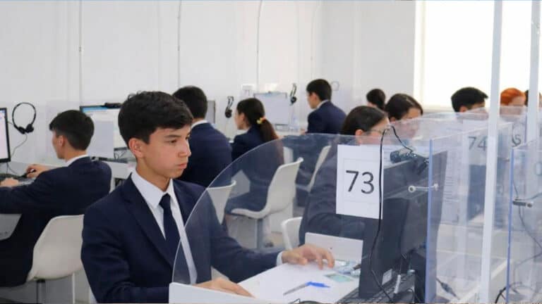 С 25 июля стартует прием заявок на августовское ЕНТ для платного отделения