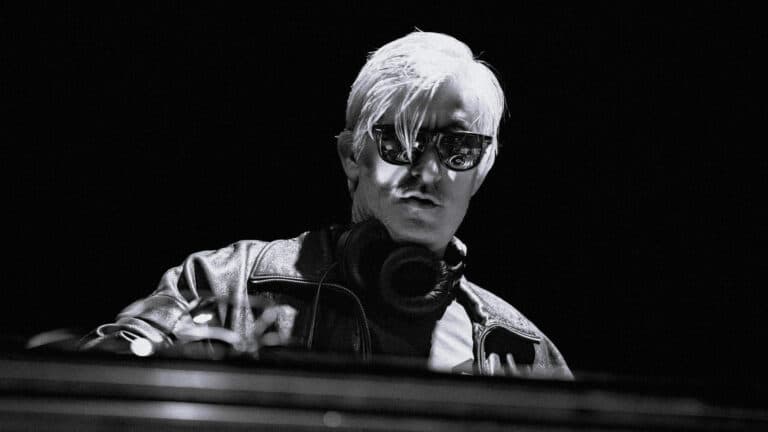 Умер французский диджей Kavinsky, автор хита Nightcall из фильма «Драйв»