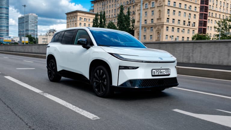 Toyota bZ3X после 20 тыс. км: что сломалось первым