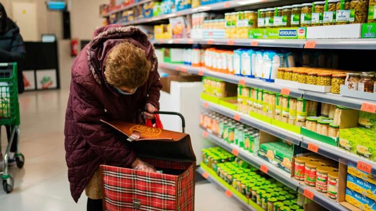 Власти Казахстана нашли еще один способ сбить цены на продукты