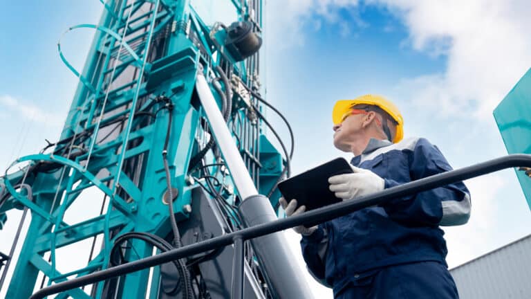 Казахстан теряет в день $32 млн из-за сокращения добычи нефти после остановки КТК