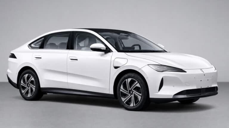 Новая Jetta от Volkswagen оказалась похожа на Tesla Model 3