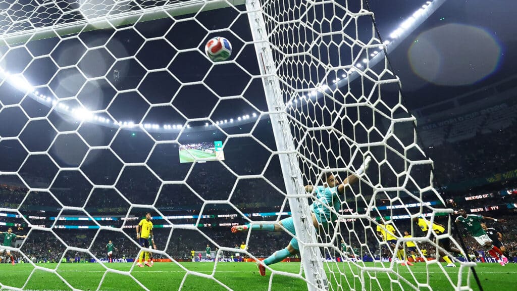 Soccer Football - FIFA World Cup 2026 - Round of 32 - Mexico v Ecuador - Estadio Azteca, Mexico City, Mexico - June 30, 2026
Mexico's Julian Quinones scores their first goal past Ecuador's Hernan Galindez REUTERS/Eloisa Sanchez