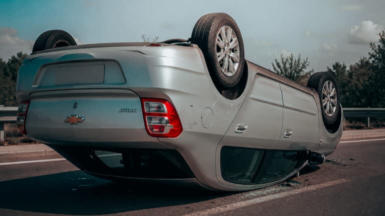 Chevrolet Cobalt с казахстанцами перевернулся в Республике Алтай