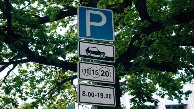 В Алматы сделают платными еще 8 тыс. парковочных мест