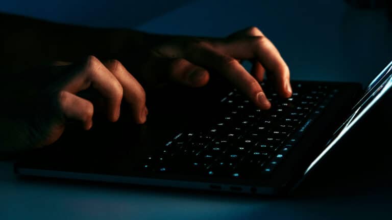 Нацбанк отправит искусственный интеллект в Даркнет охотиться за мошенниками