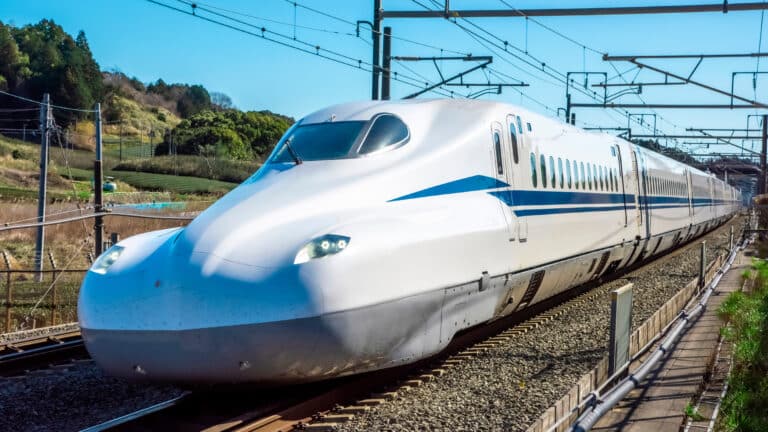 Japan begins shipping high-speed trains to Taiwan under major rail order