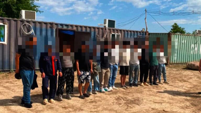 12 китайцев нелегально искали золото на пастбищах Туркестанской области