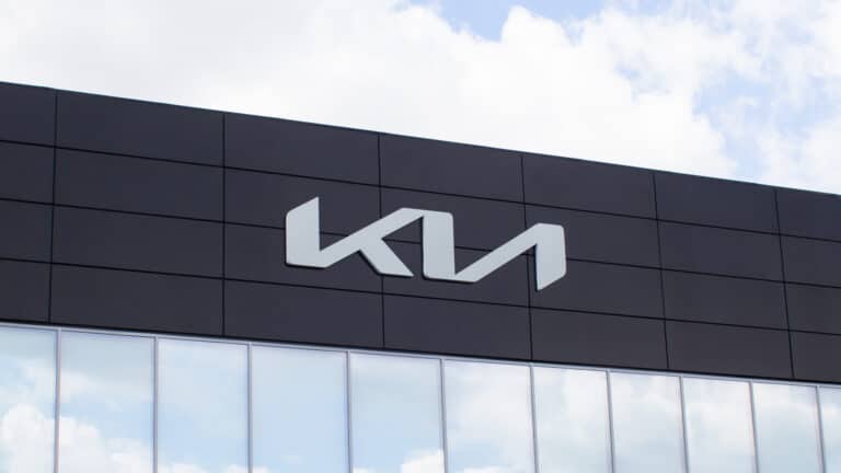 Kia установила сразу два рекорда продаж в США благодаря гибридам