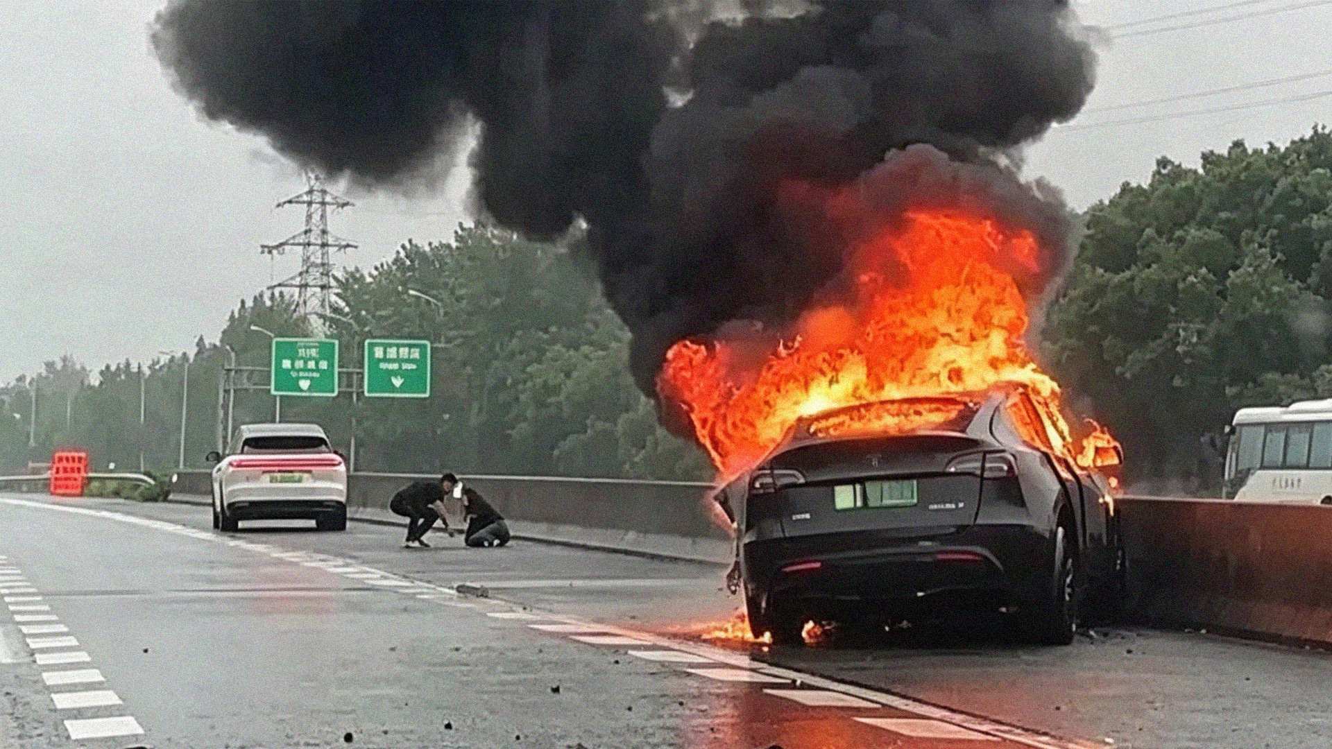 Tesla пожар, тесла пожар