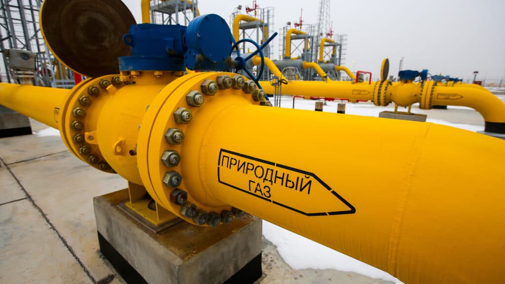«Дочка» «Самрук-Казыны» выплатила топ-менеджерам в 2025 году 154,1 млн теңге вознаграждения / shutterstock, бильд-редактор: Дастан Шанай