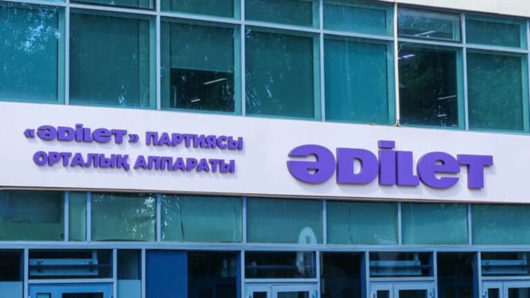 «Әділет» партиясы Құрылтай сайлауына түсетін  кандидаттар тізімін бекітті