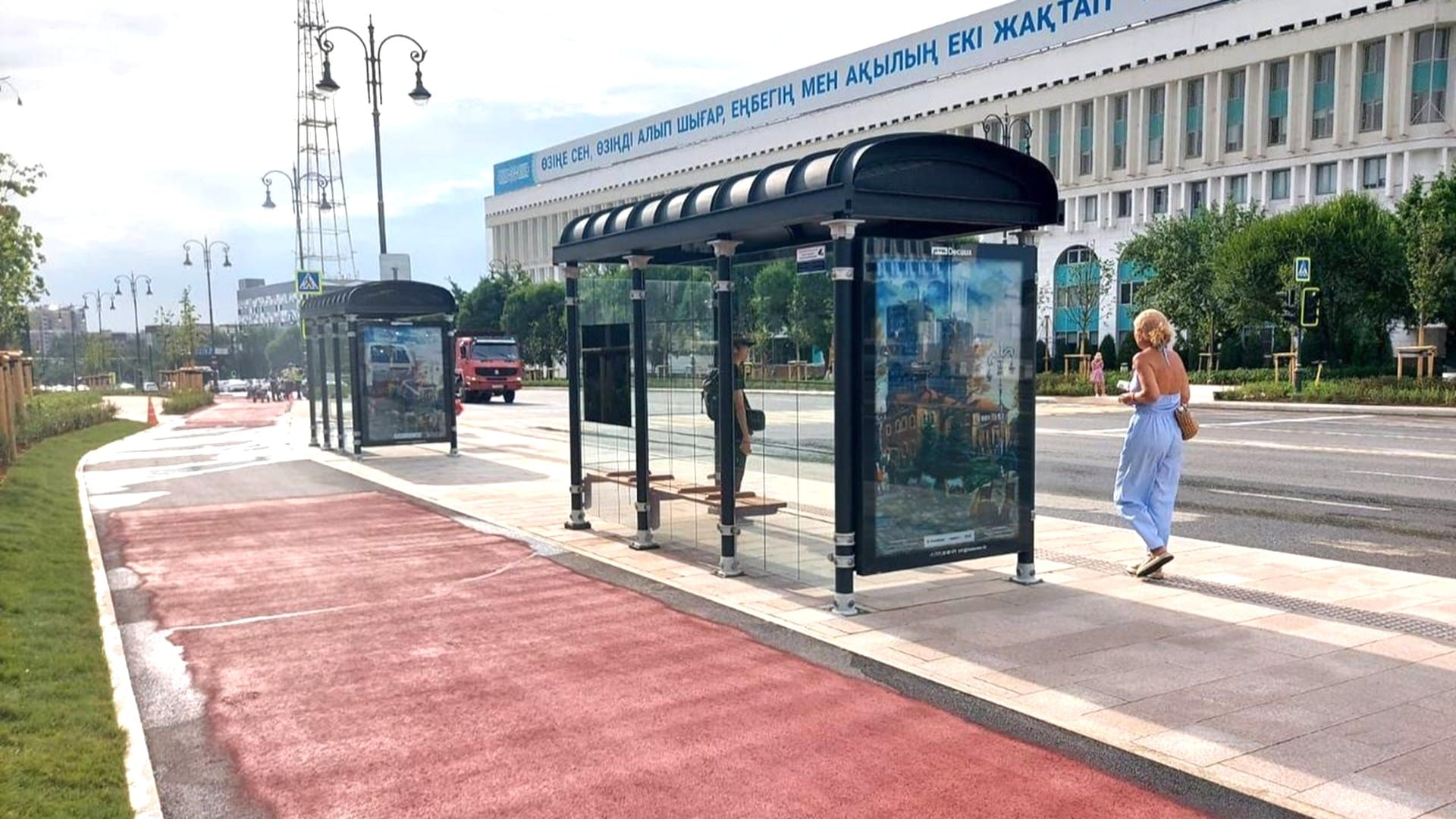 Алматы қаласы Республика алаңындағы аялдама