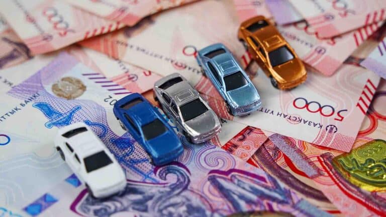 Автокредит беру бір жылда 40 пайызға қысқарған