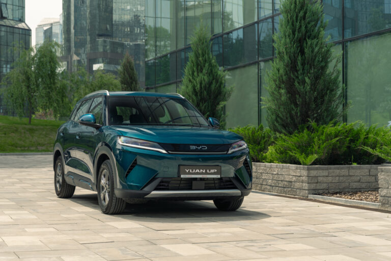 BYD раскрыл оснащение гибридного Yuan Up для Казахстана