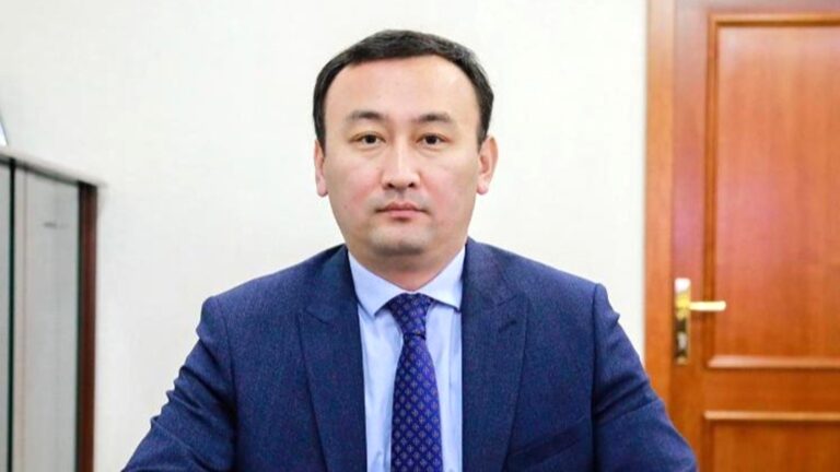 Есет Байкен Ұлытау облысының әкімі қызметіне тағайындалды