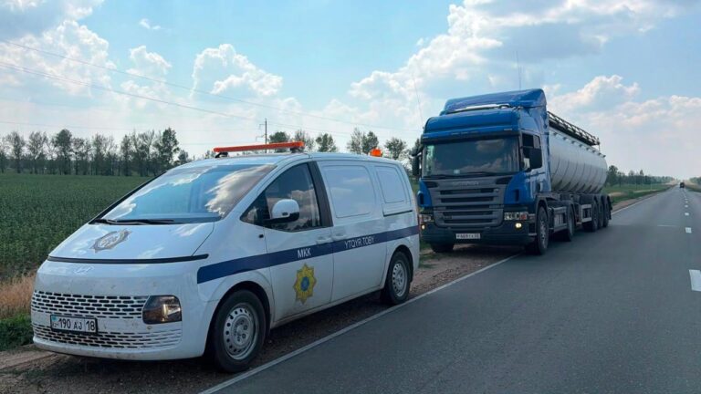 Почти 400 попыток вывезти топливо сорвали на границе Казахстана