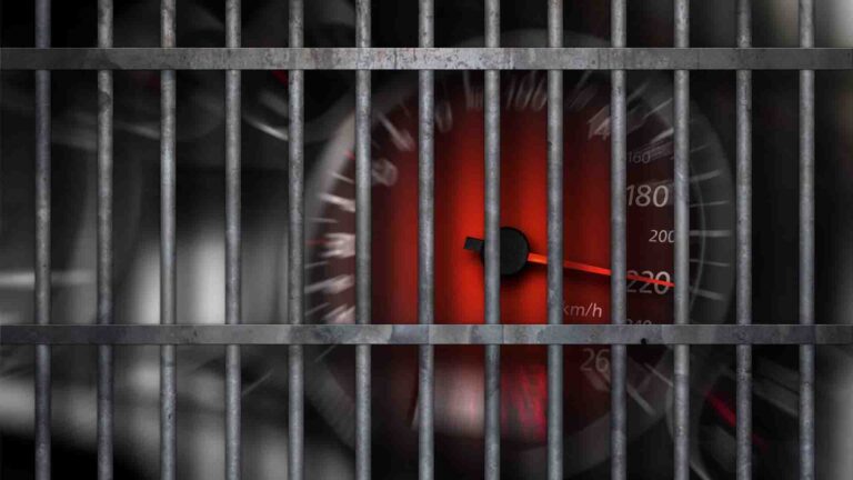 Бес айда 80 рет жол ережесін бұзған астаналық 15 тәулікке қамалды