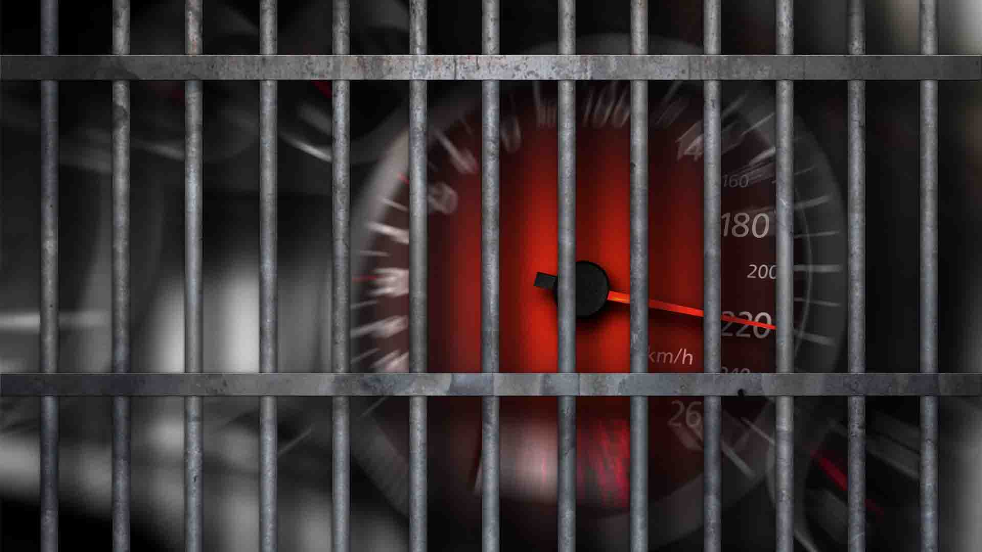 көлік жылдамдығын арттырған азамат қамалды
