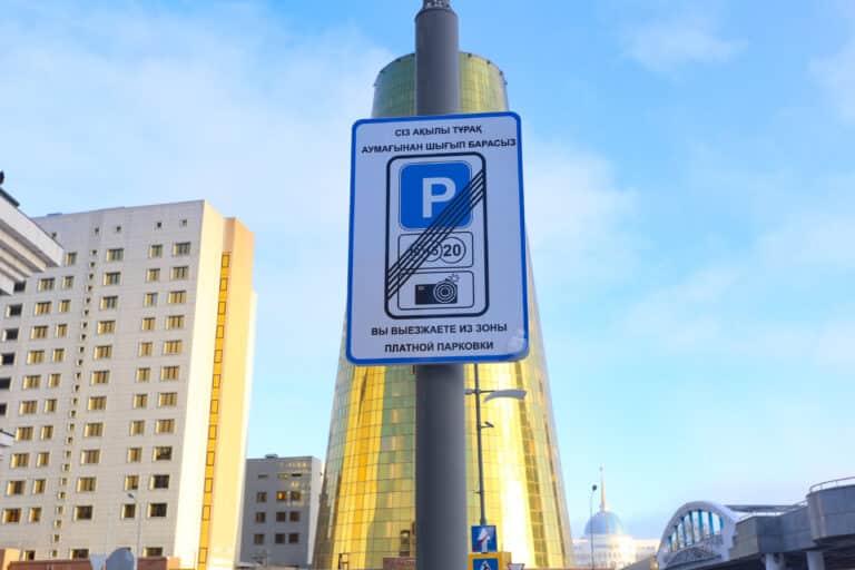 Алматыда тағы 8 мың автотұрақ ақылы болады
