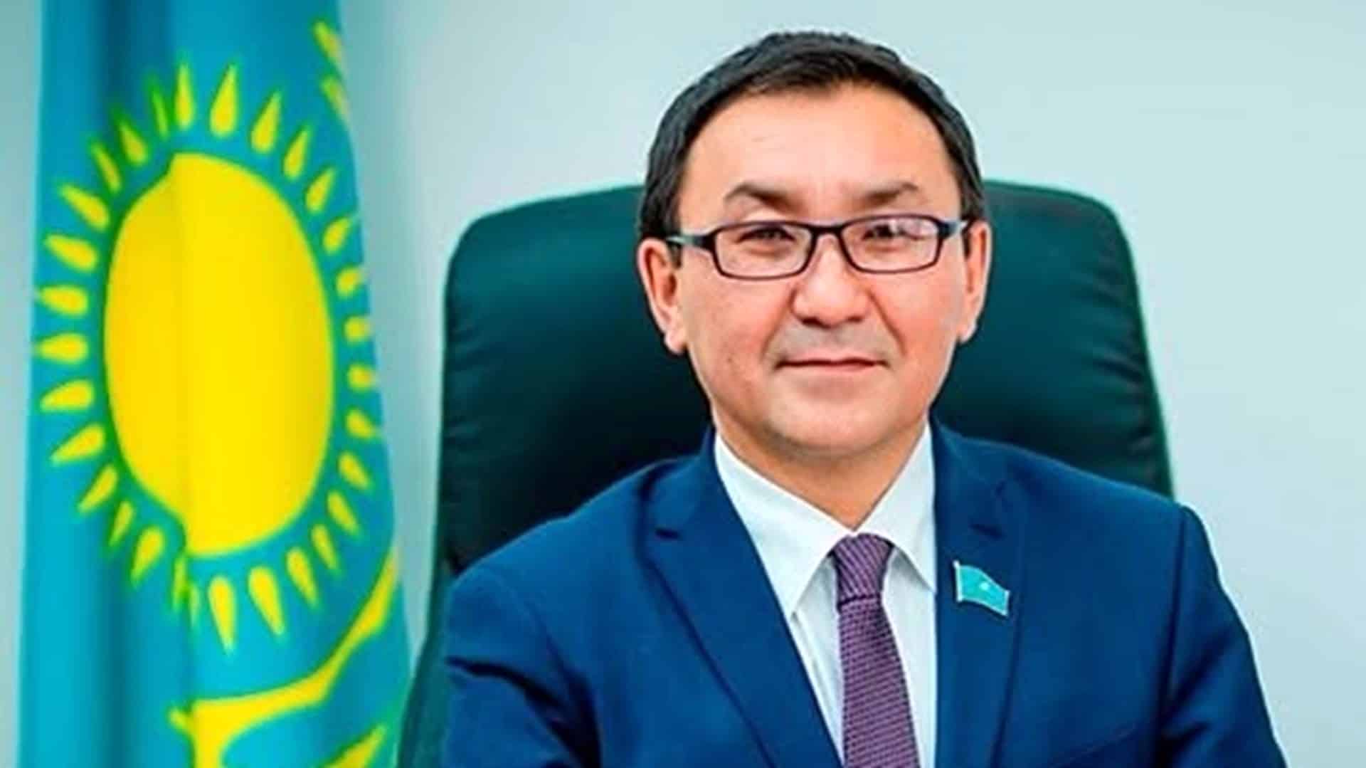 ректор Нұрлан Серғалиев