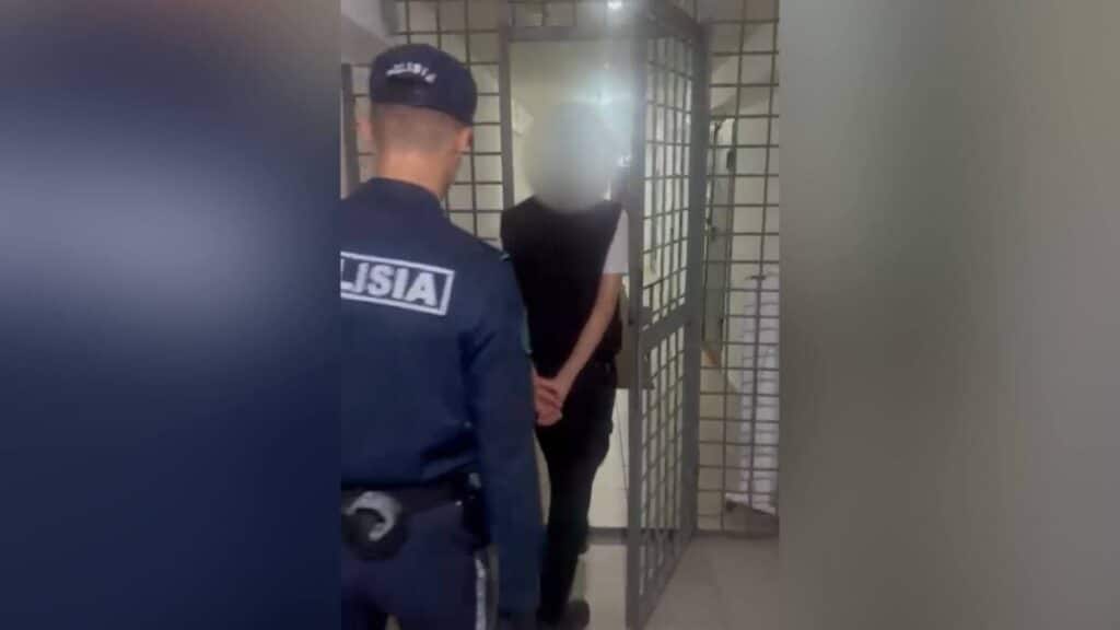 В Кокшетау задержали 19-летнего «закладчика» с 50 свертками наркотиков