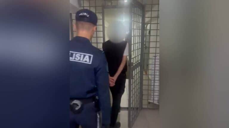 В Кокшетау задержали 19-летнего «закладчика» с 50 свертками наркотиков