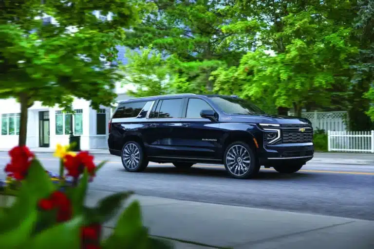 Chevrolet Suburban: UzAuto Motors жаңа жол талғамайтын көлікті таныстырды