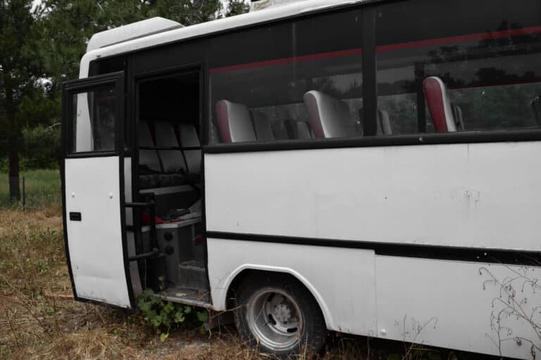 В Актюбинской области вызволили 90 иностранцев из сломавшегося автобуса