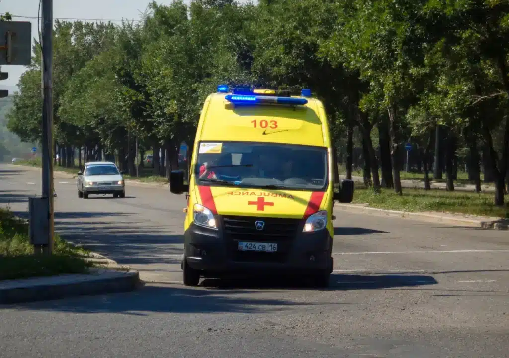 СҚО-да жол апаты болған жерге барған медбикені мас жүргізуші ұрып тастаған