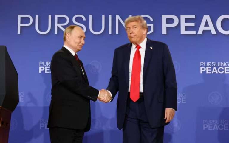 Трамп предложил Путину помощь в поиске решения войны в Украине